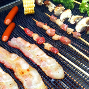 Aoocan Mesh Grill Mat Set of 4 Heavy Duty Non-Stick Mesh Grilling Mats & Barbecue Accessories - Reusable and Easy to Clean - Works on Gas, Charcoal or Electric Grill and More 15.4 X 12 Inch